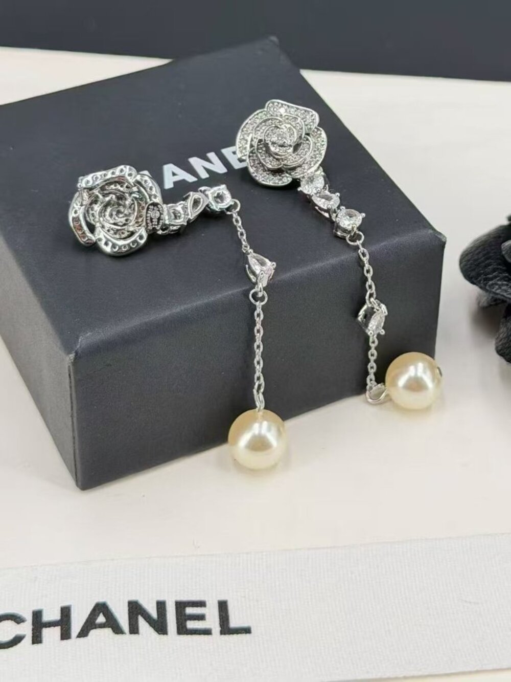 Chanel earrings - Picture 5 of 6